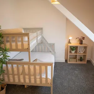 Apartment Principality Suites; Three Bed By Promise, Cardiff